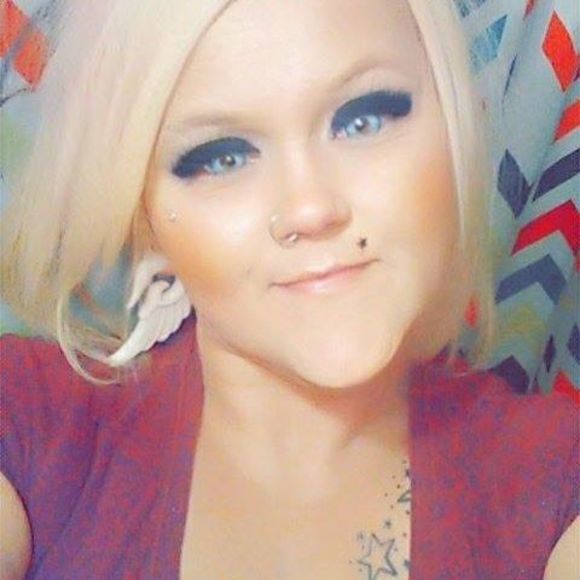 Meet your Posher, Carly - Picture 1 of 1